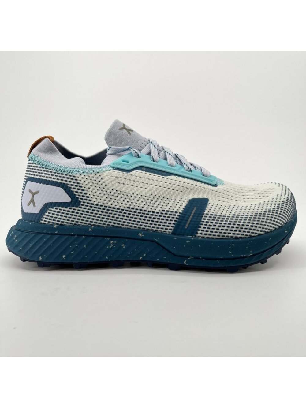 Flux Footwear Adapt Trail Runner Glacier Womens Size 8 Athletic Shoes Sneakers
